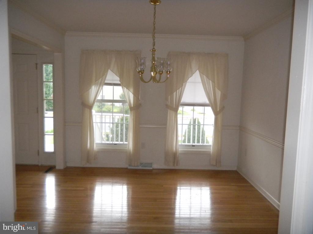 220 North Oak Street Lititz, PA 17543 - Photo 3 of 10 Gallery Image 3