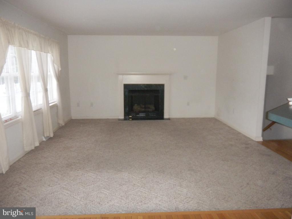 220 North Oak Street Lititz, PA 17543 - Photo 4 of 10 Gallery Image 4