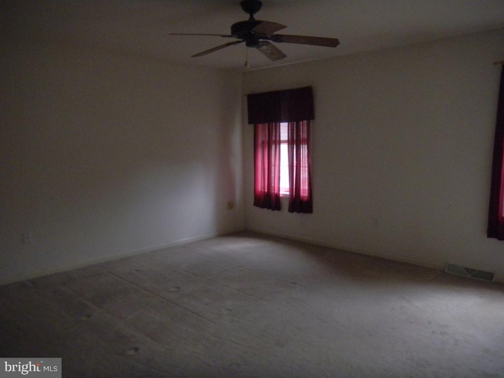 220 North Oak Street Lititz, PA 17543 - Photo 5 of 10 Gallery Image 5