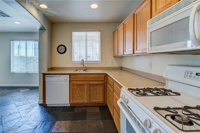 $1,749 | 6952 Canary Ivy Way, Las Vegas, NV 89156