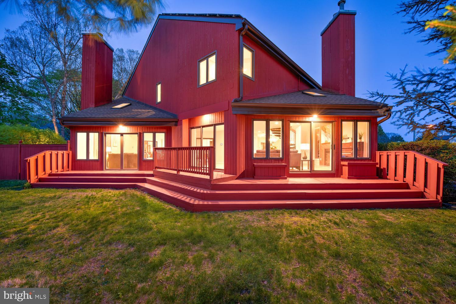 15 Hawk Drive Princeton Junction, NJ 08550 - Photo 2 of 95 Side of House-Twilight