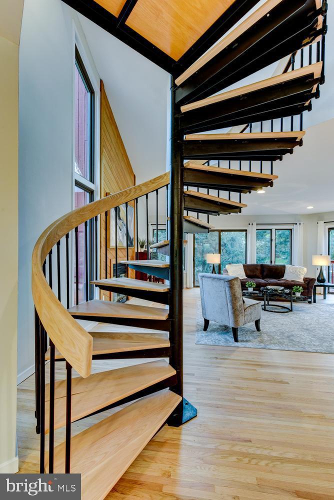 15 Hawk Drive Princeton Junction, NJ 08550 - Photo 45 of 95 Staircase