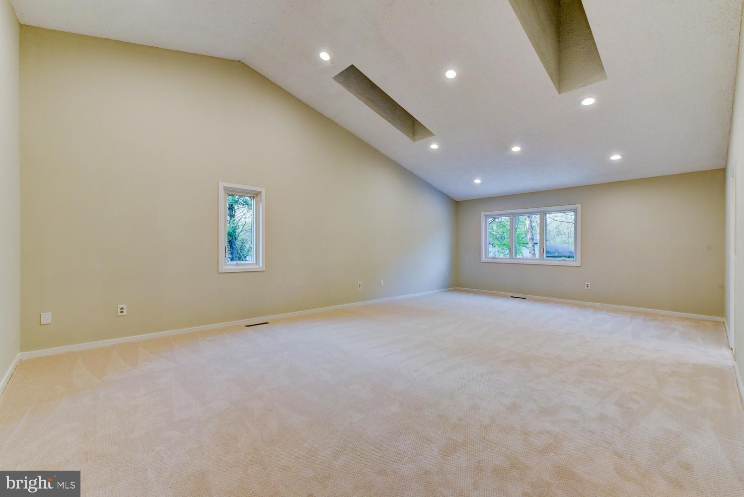 15 Hawk Drive Princeton Junction, NJ 08550 - Photo 46 of 95 an empty room with a window