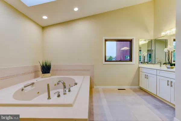 $1,350,000 | 15 Hawk Drive, Princeton Junction, NJ 08550