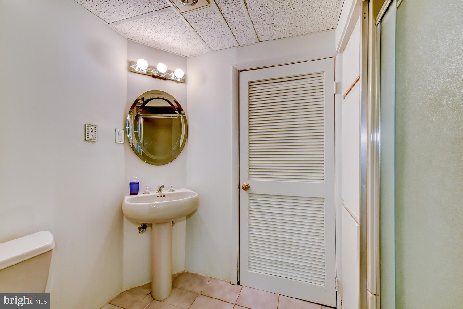 15 Hawk Drive Princeton Junction, NJ 08550 - Photo 69 of 95 Bathroom