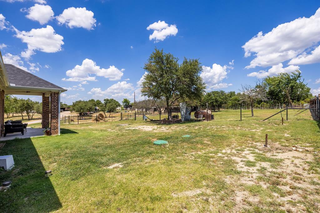 150 Browning Court Springtown, TX 76082 - Photo 29 of 36