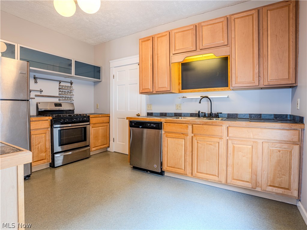 10105 Baltic Road Cleveland, OH 44102 - Photo 4 of 50 Gallery Image 4