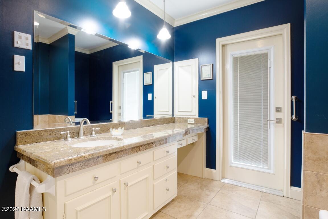 202 Kings Road Lafayette, LA 70503 - Photo 20 of 28 Ensuite bath 2