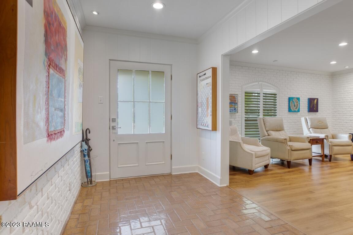202 Kings Road Lafayette, LA 70503 - Photo 2 of 28 Foyer entry way