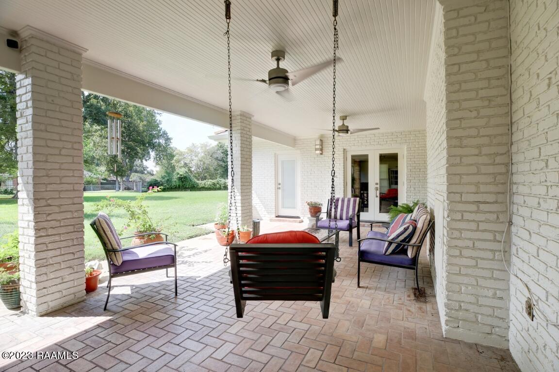 202 Kings Road Lafayette, LA 70503 - Photo 22 of 28 Back porch