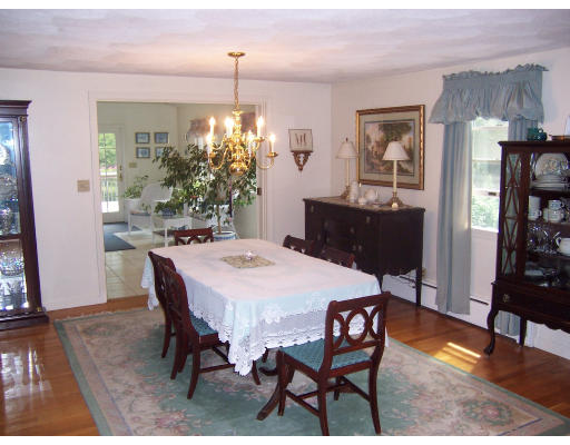 35 Skyview Road Lexington, MA 02420 - Photo 4 of 12 Gallery Image 4