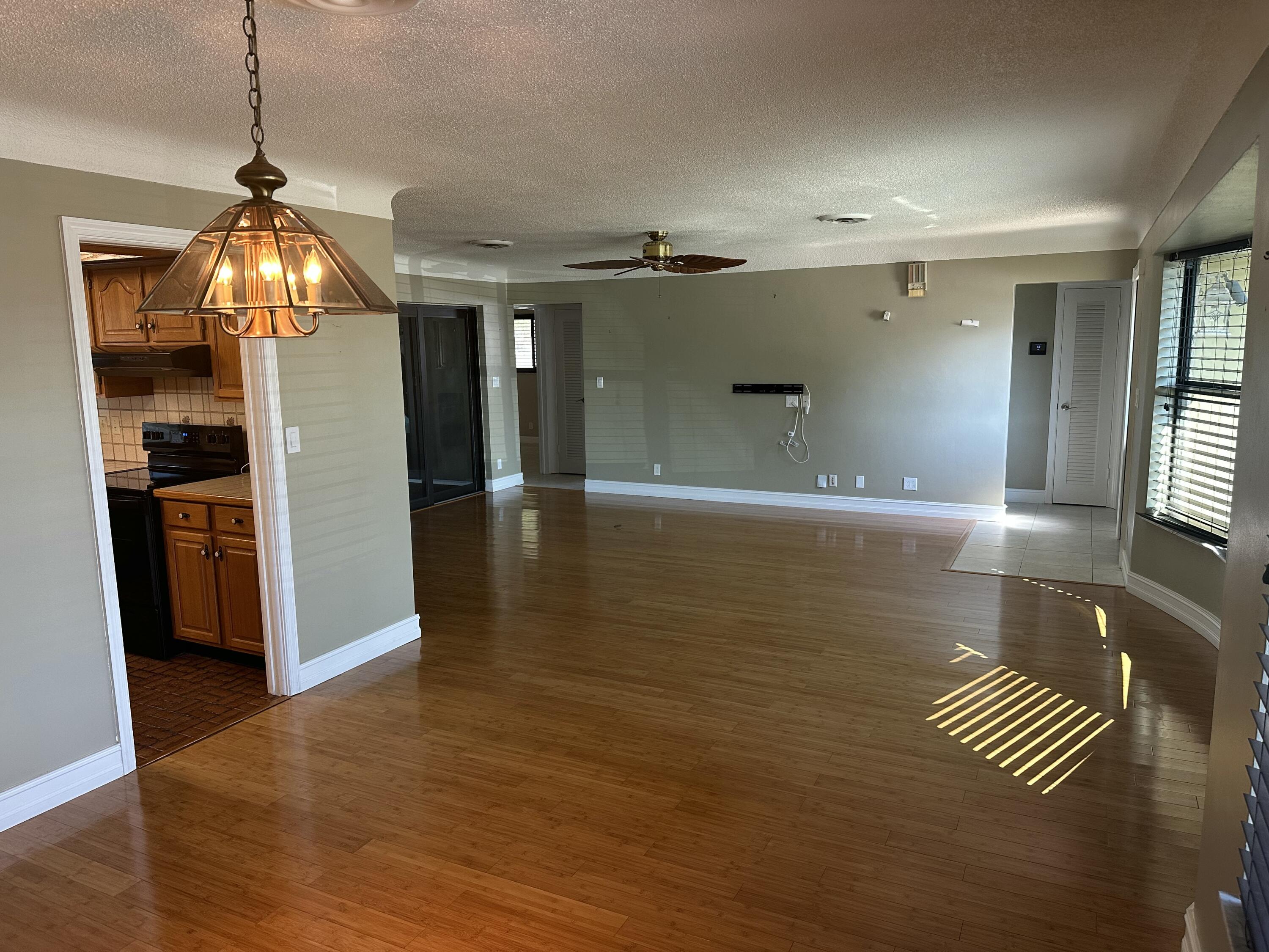 563 Northwest 13th Drive Boca Raton, FL 33486 - Photo 10 of 17 7369864A-0511-4EFC-8CF7-399B648C2DF2