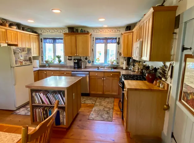 $324,900 | 21 West Street, Middletown Springs, VT 05757