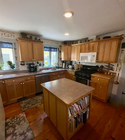 $324,900 | 21 West Street, Middletown Springs, VT 05757