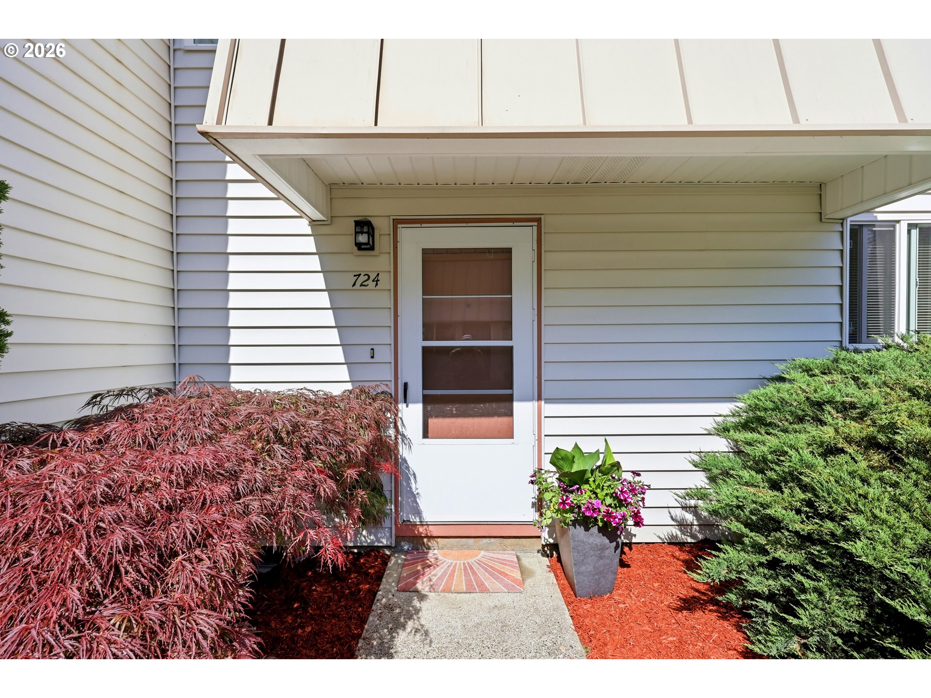 724 Southeast Rene Avenue Gresham, OR 97080 - Photo 3 of 32