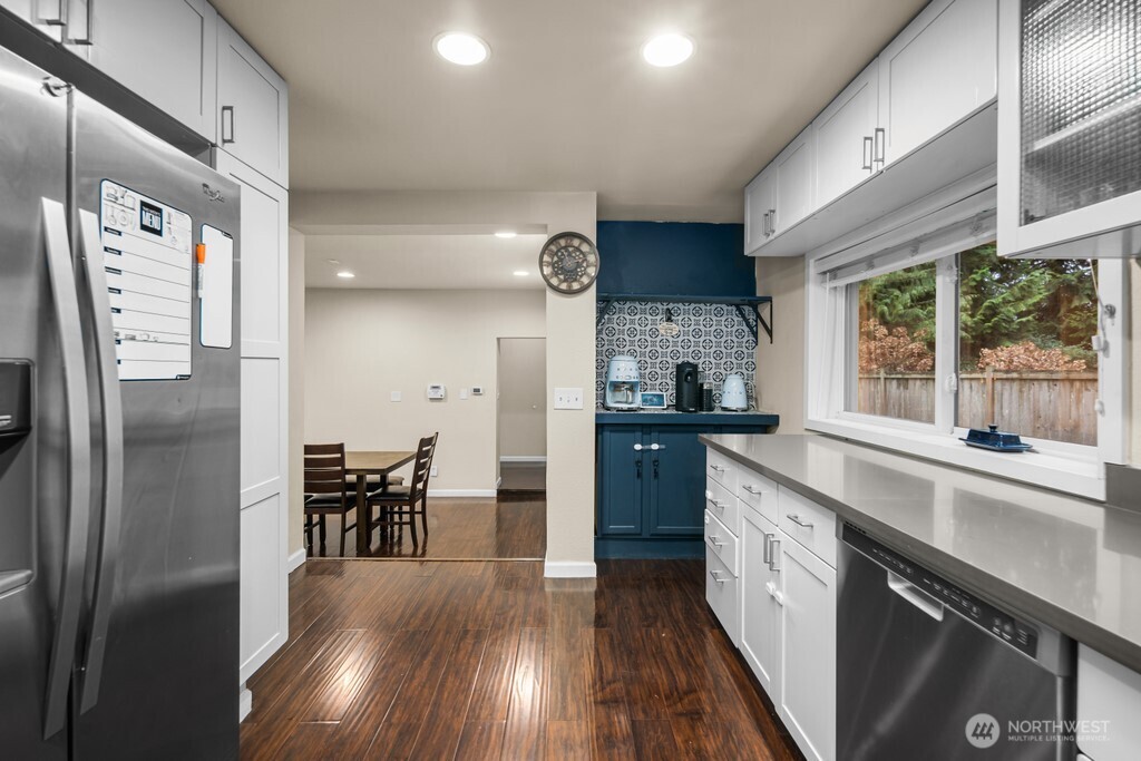 4706 Picnic Point Road Edmonds, WA 98026 - Photo 11 of 25