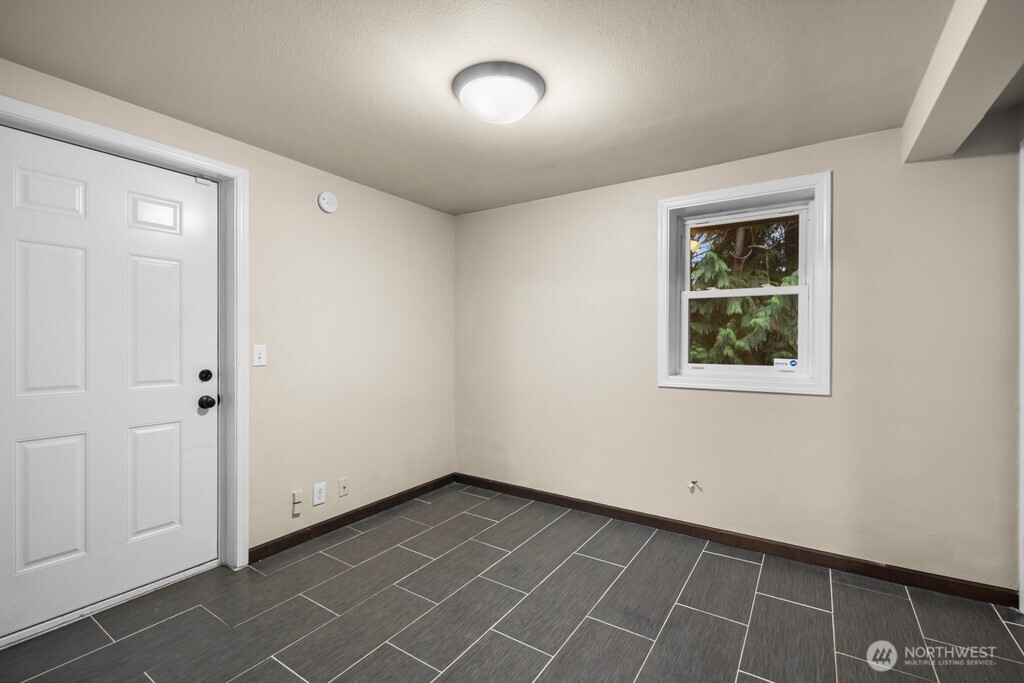 4706 Picnic Point Road Edmonds, WA 98026 - Photo 14 of 25