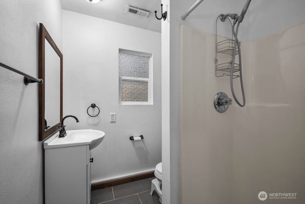 4706 Picnic Point Road Edmonds, WA 98026 - Photo 15 of 25