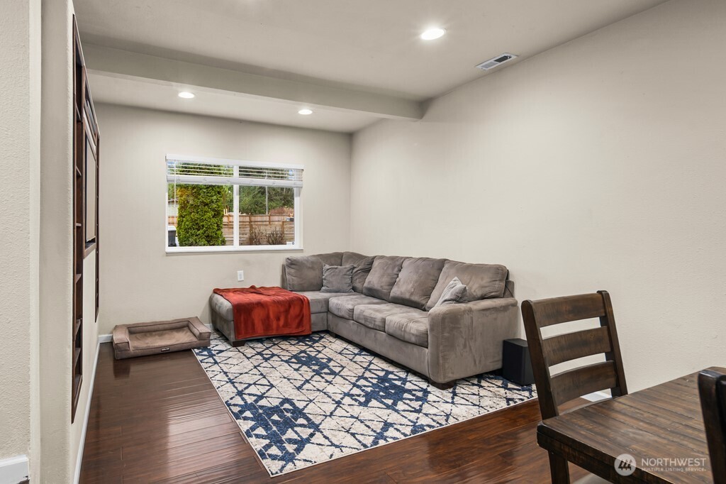 4706 Picnic Point Road Edmonds, WA 98026 - Photo 9 of 25