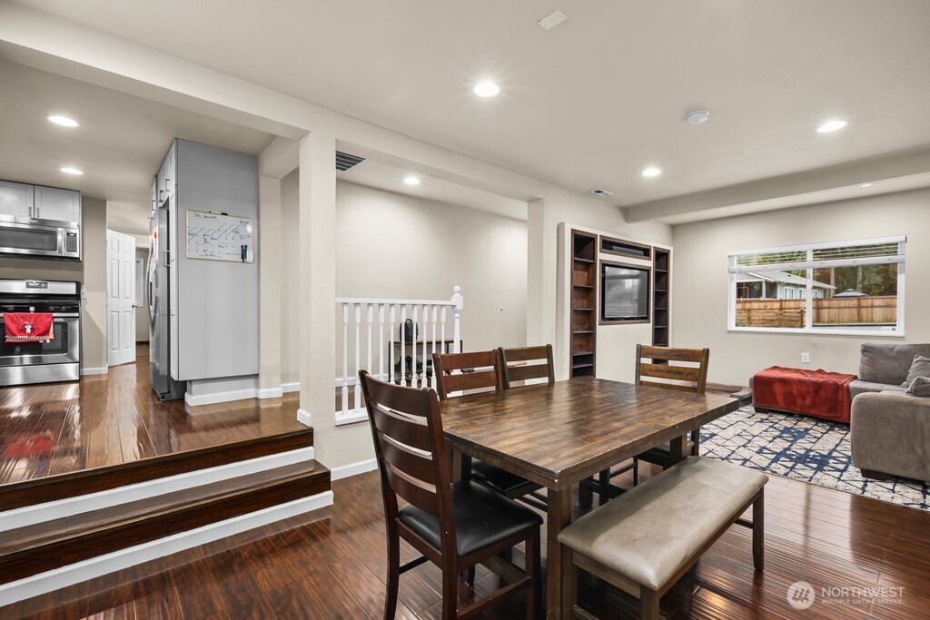 4706 Picnic Point Road Edmonds, WA 98026 - Photo 10 of 25