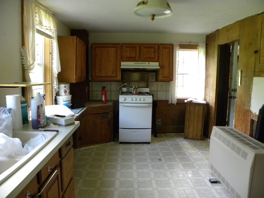 168 Gould Road Charlton, MA 01507 - Photo 2 of 20 Gallery Image 2