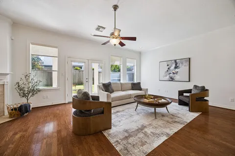 $700,000 | 5429 Fairdale Lane, Houston, TX 77056