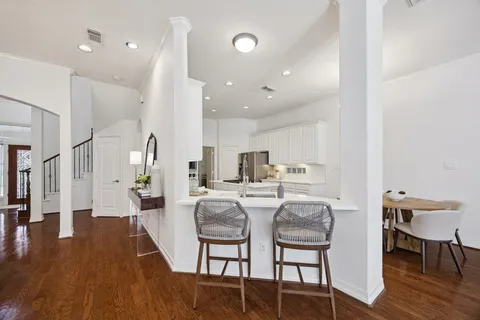 $700,000 | 5429 Fairdale Lane, Houston, TX 77056