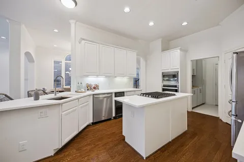 $700,000 | 5429 Fairdale Lane, Houston, TX 77056