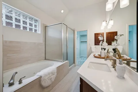 $700,000 | 5429 Fairdale Lane, Houston, TX 77056