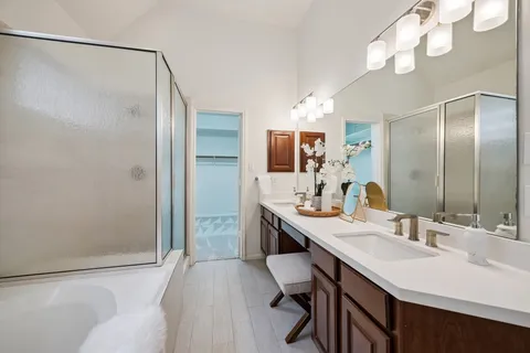 $700,000 | 5429 Fairdale Lane, Houston, TX 77056