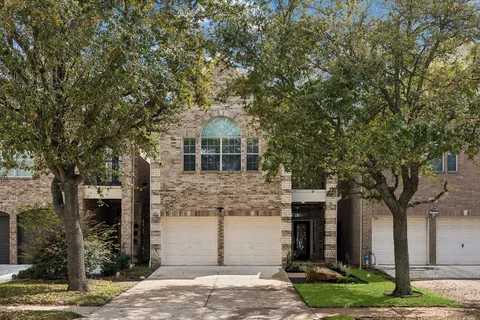 $700,000 | 5429 Fairdale Lane, Houston, TX 77056