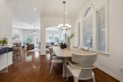 $700,000 | 5429 Fairdale Lane, Houston, TX 77056