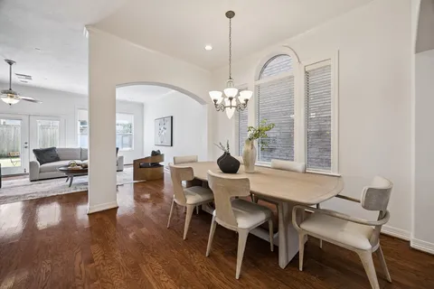 $700,000 | 5429 Fairdale Lane, Houston, TX 77056