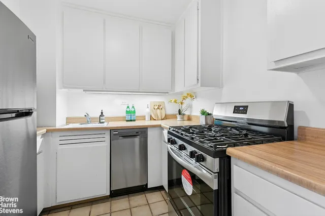 $600,000 | 245 East 25th Street, Unit 10E | Kips Bay