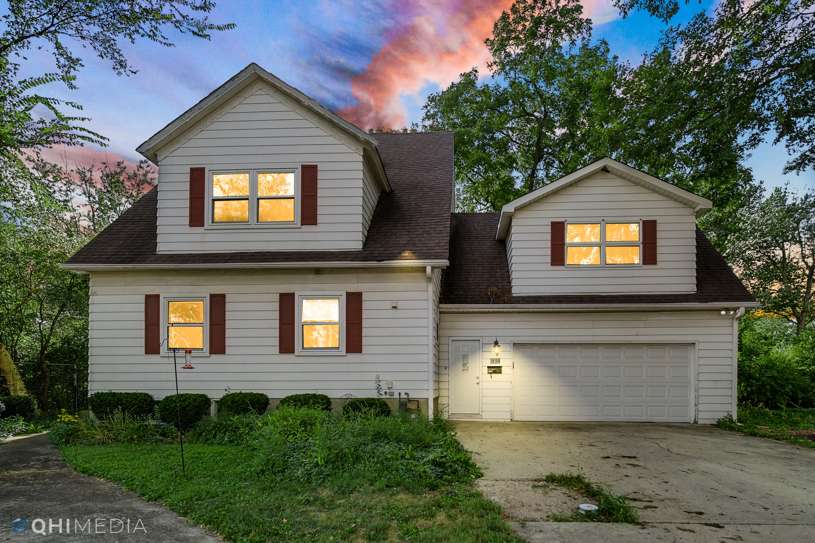 18104 Park Avenue Homewood, IL 60430 - Photo 3 of 26 a front view of a house with yard