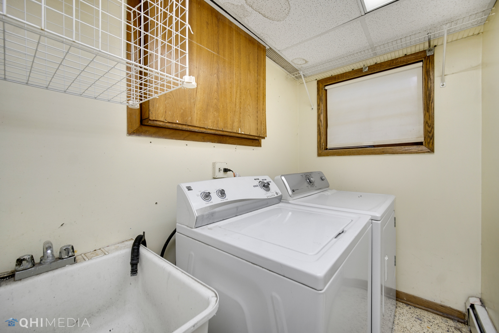 18104 Park Avenue Homewood, IL 60430 - Photo 24 of 26 a utility room with dryer and washer