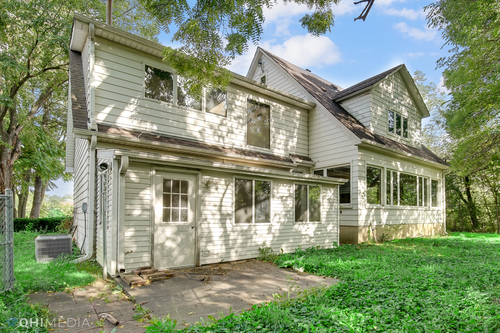 18104 Park Avenue Homewood, IL 60430 - Photo 25 of 26 front view of a house with a yard