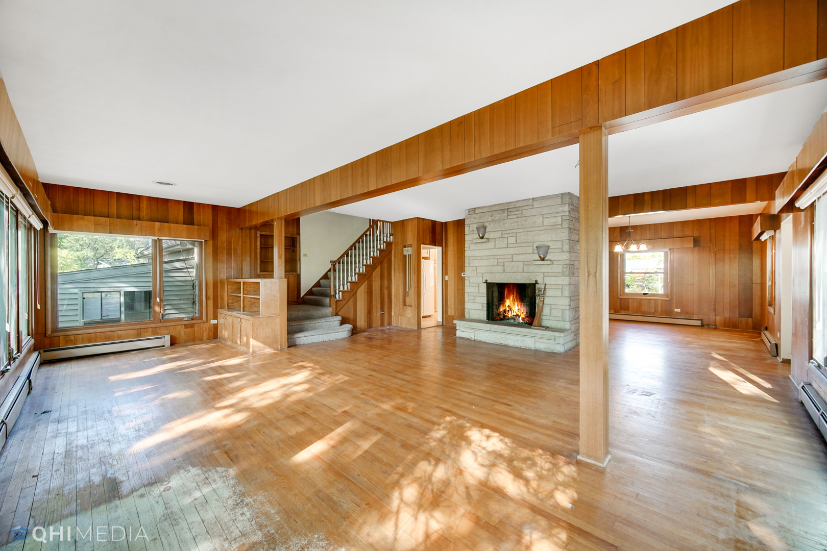 18104 Park Avenue Homewood, IL 60430 - Photo 4 of 26 a view of a hallway with a fireplace