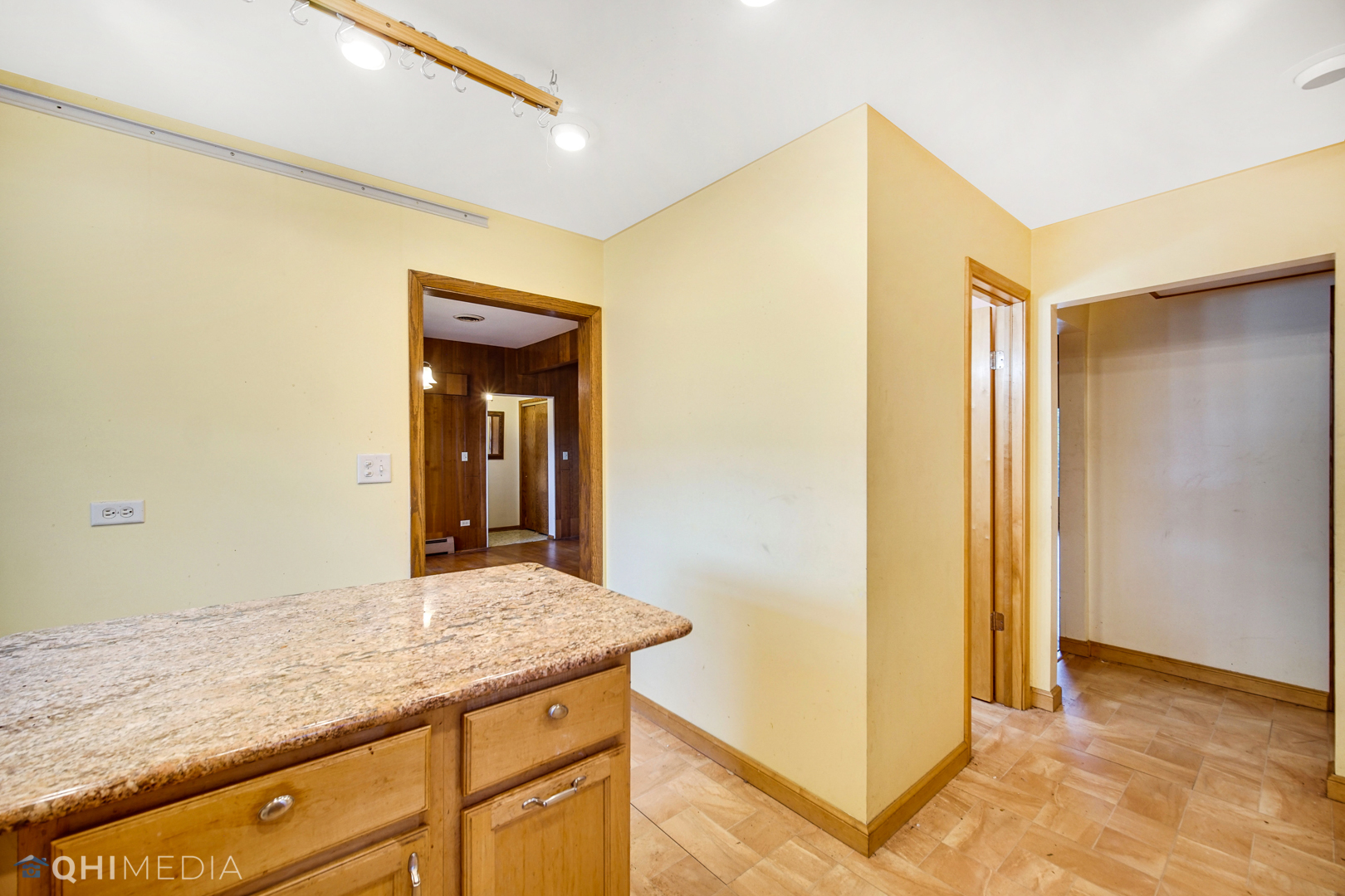 18104 Park Avenue Homewood, IL 60430 - Photo 10 of 26 a hallway with sink and mirror