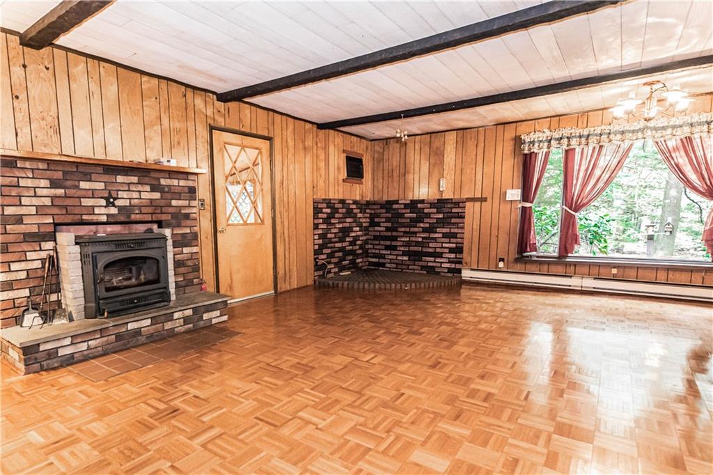 4632 Church Road Rossiter, PA 15772 - Photo 5 of 25 Living Room