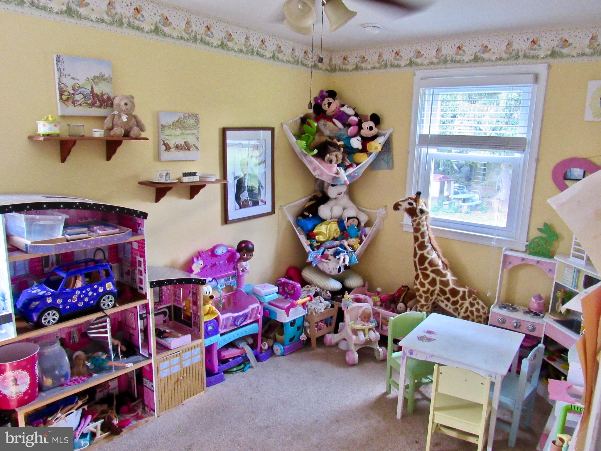 7358 Ryers Avenue Philadelphia, PA 19111 - Photo 9 of 19 Gallery Image 9
