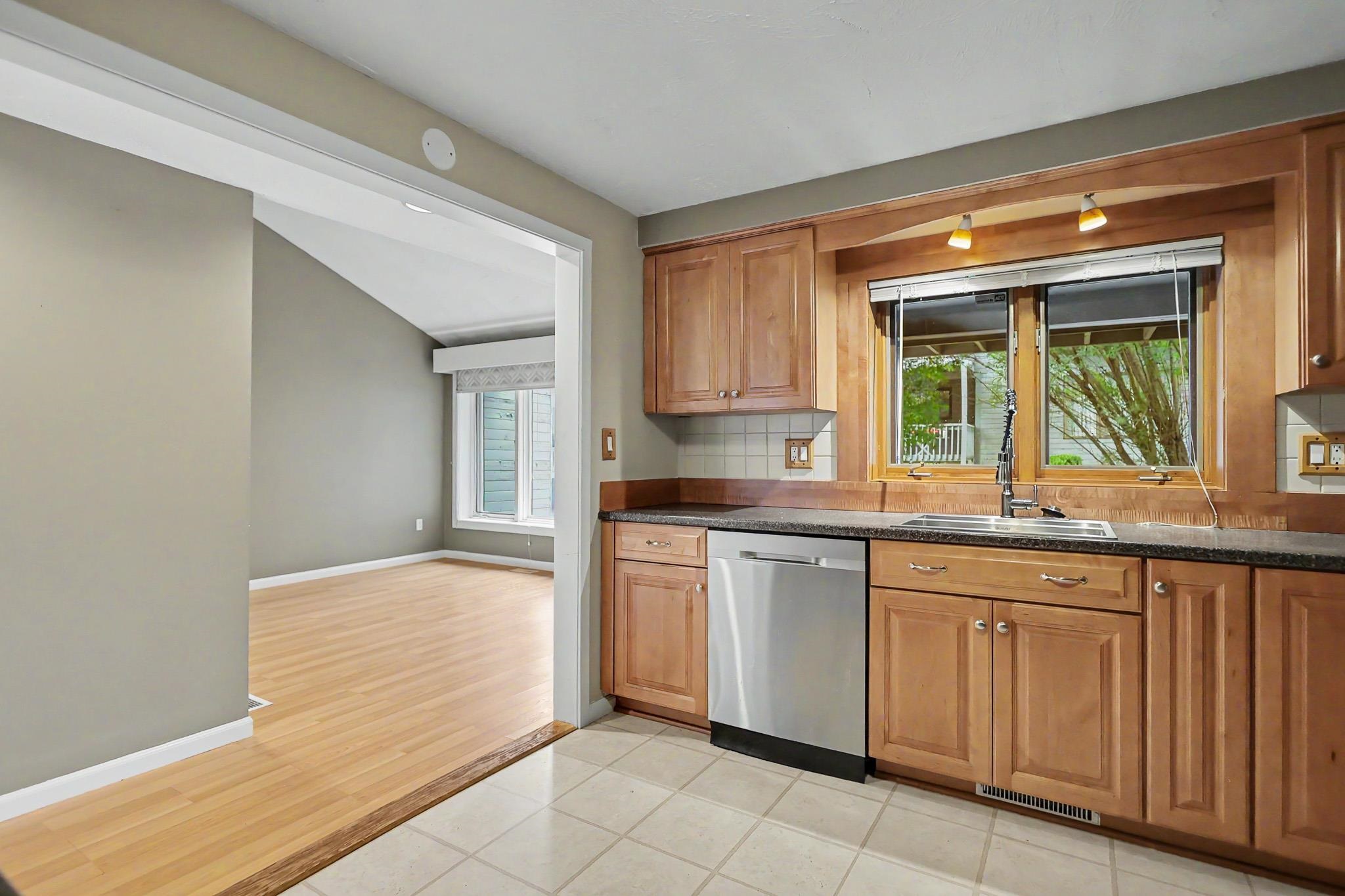 5 Tsienneto Road, Unit 110 Derry, NH 03038 - Photo 13 of 37 Gallery Image 13