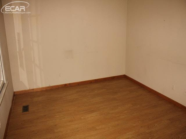 5551 Independence Colony Road Grand Blanc, MI 48439 - Photo 5 of 32 21381955-4.JPG