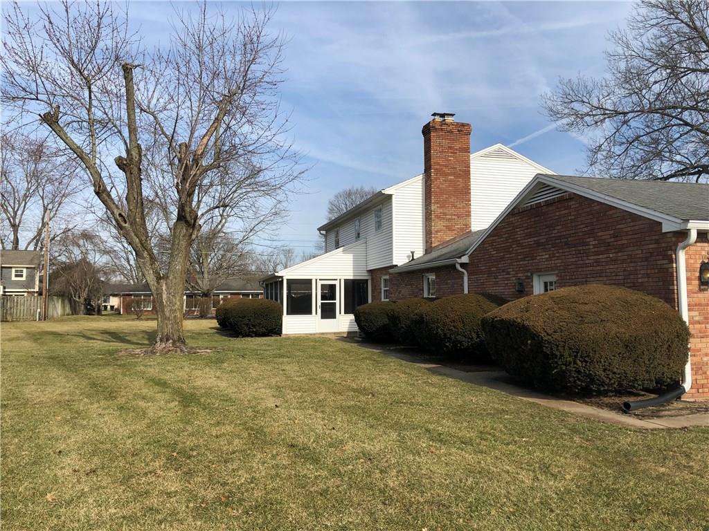 4322 North Riverside Court Columbus, IN 47203 - Photo 2 of 14