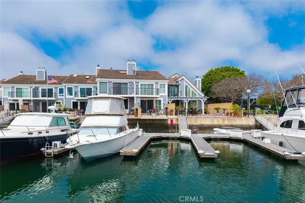 $1,950,000 | 16154 Tortola Circle, Huntington Beach, CA 92649