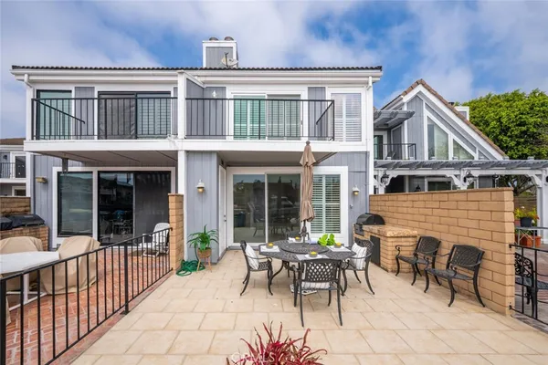 $1,950,000 | 16154 Tortola Circle, Huntington Beach, CA 92649