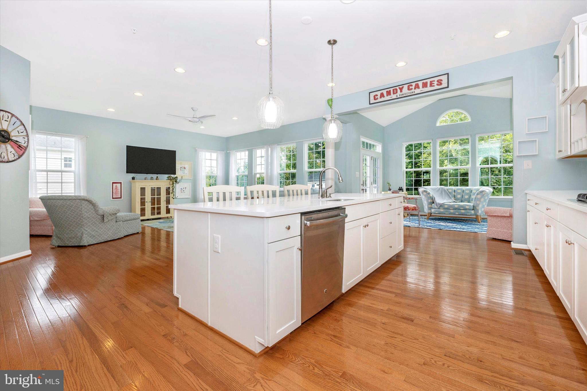 4710 De Invierno Way Mount Airy, MD 21771 - Photo 9 of 37 Kitchen with Expansive Center Island