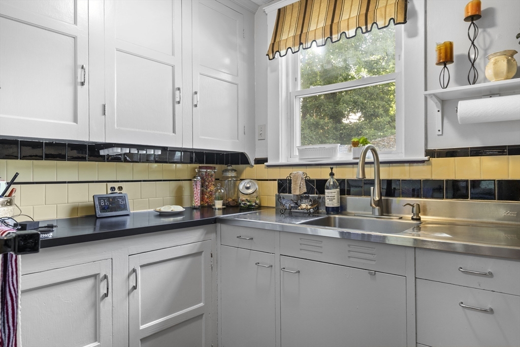 74 Richardson Road Lynn, MA 01904 - Photo 14 of 28 Gallery Image 14