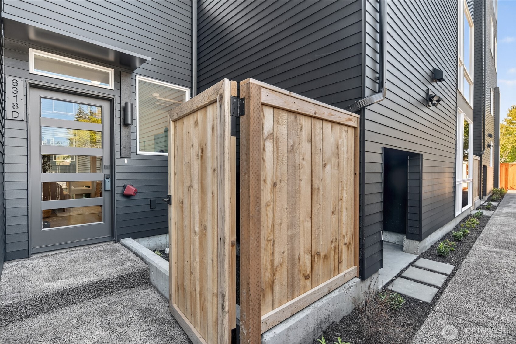 6318 41st Avenue Southwest, Unit D Seattle, WA 98136 - Photo 23 of 31