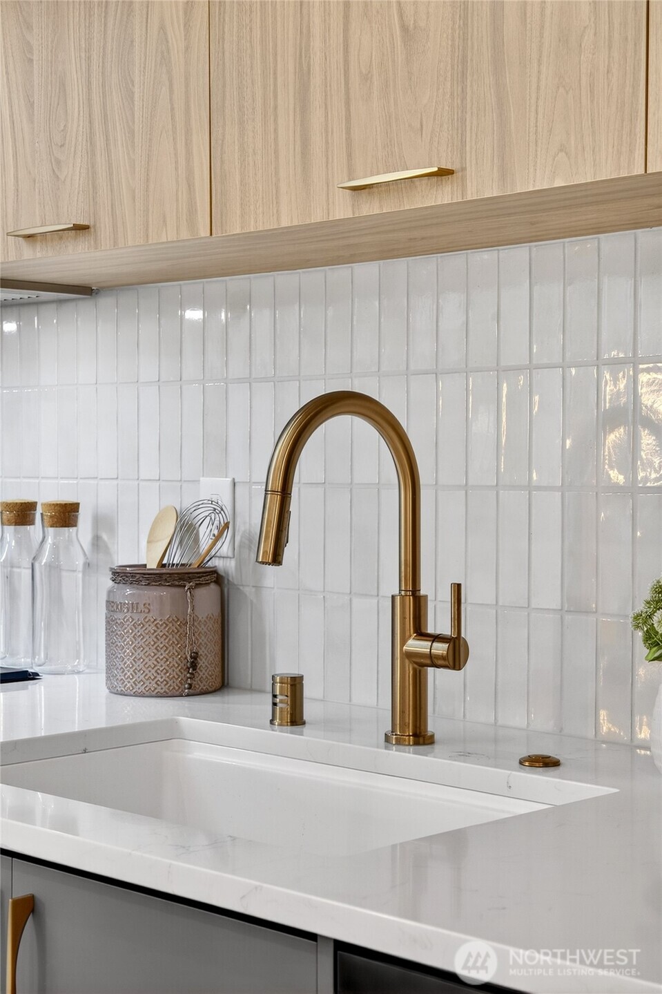 6318 41st Avenue Southwest, Unit D Seattle, WA 98136 - Photo 28 of 31